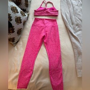 Cute hot pink Alo Yoga set. 

Wore once or twice